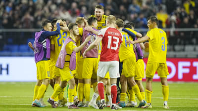 Kazakstan jublar efter seger mot Danmark.
