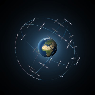 Galileo-navigeringssatelliterna i sina banor kring jorden.