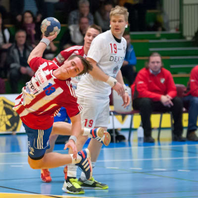 Robin Mattsson skjuter.