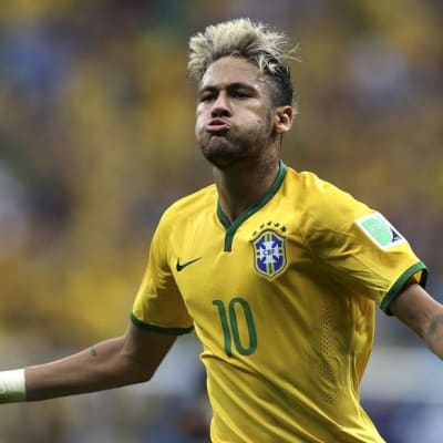 Brasilian Neymar tuulettaa.