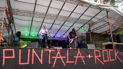Ransom esiintymässä Puntala-rockissa.