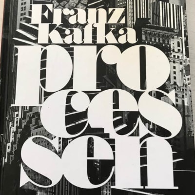 Pärmbild av Franz Kafkas bok "Processen". 