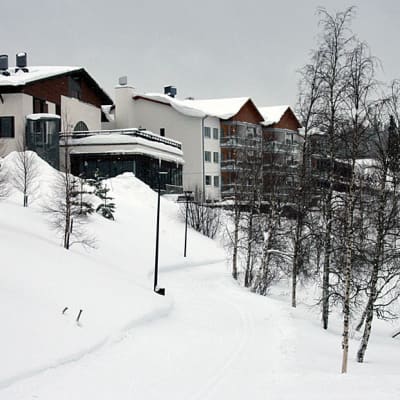 Lomaosakkeita ulkoa kuvattuna.