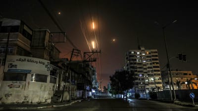 Raketer avfyras mot Israel från Gaza.