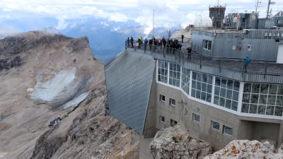 Glaciären går att se från toppen av berget Zugspitze.