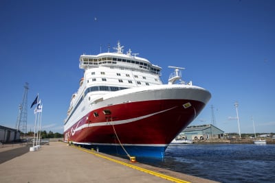 Risteilijä m/s Gabriella ankkuroituna Kotkan Kantasatamaan