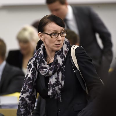 Sosiaali- ja terveysministeri Hanna Mäntylä eduskunnan täysistunnossa Helsingissä 3. marraskuuta 2015.