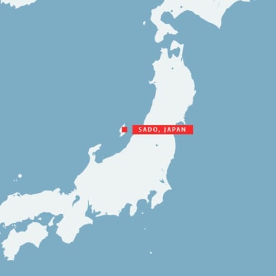 Karta över Japan och ön Sado.