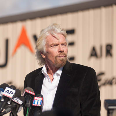Virginin perustaja Richard Branson puhui medialle Mojavessa, Kaliforniassa 1. marraskuuta.