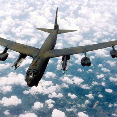 Arkistokuva Yhdysvaltain ilmavoimien B-52 Stratofortress -koneesta.