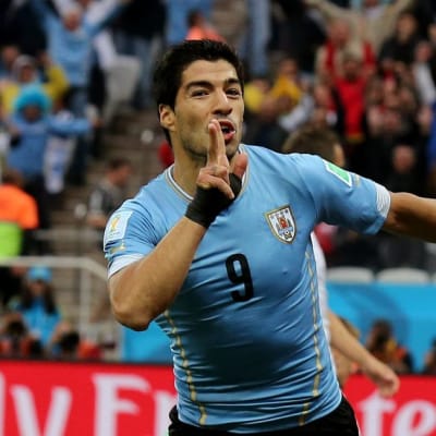 Uruguayn Luis Suárez tuulettaa.