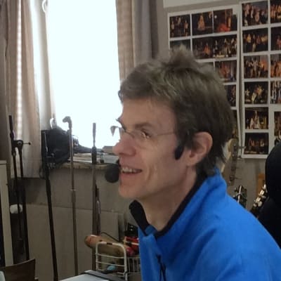 Musiklärare Rolf Danielsson i sitt klassrum
