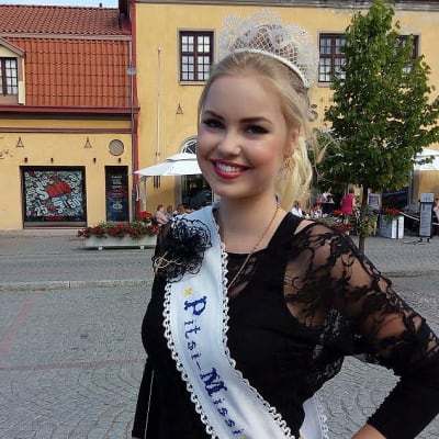 Vuoden 2016 Pitsimissi Ulrika Mäkinen.