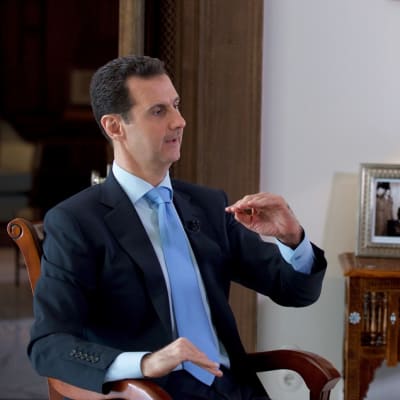 Al-Assad antaa haastattelua tšekkiläiselle televisioyhtiölle 2. joulukuuta 2015.