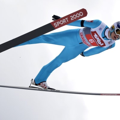 Lauri Asikainen kuvassa