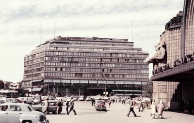 Hotelli Vaakuna ja Sokos-tavaratalo noin vuonna 1961.