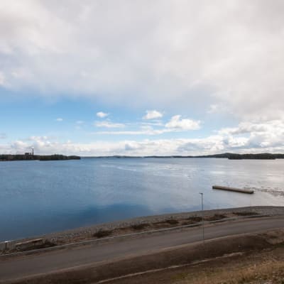 Jäät lähtevät Kallavedestä.