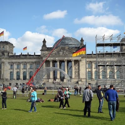 Saksan yhdistymisjuhlan valmisteluja Berliinissä.