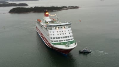 Viking Amorella på grund vid Långnäs