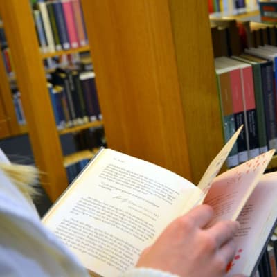 Elämänhallinnan oppaita Turun kaupunginkirjastossa