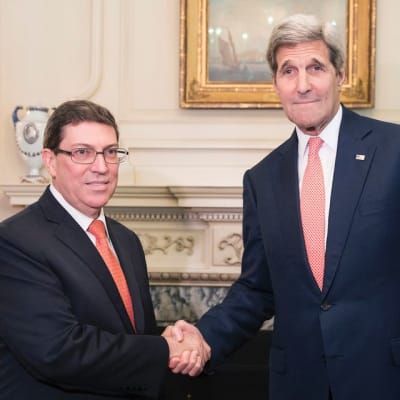 Kuuban ulkoministeri Bruno Rodriguez ja Yhdysvaltain ulkoministeri John Kerry tapasivat Washingtonissa 20. heinäkuuta.