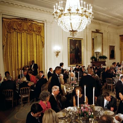 Presidentti Barack Obaman isännöimä illallinen Valkoisen talon East Room -salissa vuonna 2011.
