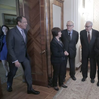 Venäjän ulkoministeri Sergei Lavrov tapasi The Elders -ryhmän jäseniä tiistaina 28. huhtikuuta.