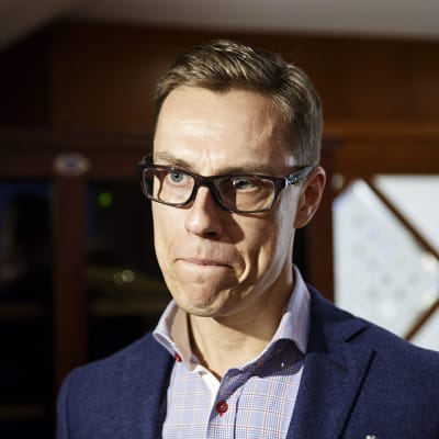 Kokoomuksen puheenjohtaja, valtiovarainministeri Alexander Stubb Kokoomuksen puoluehallituksen kokouksessa Helsingissä 5. joulukuuta.