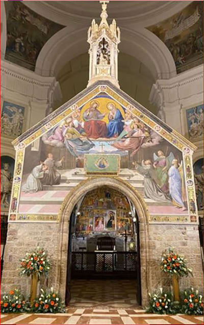 La Porziuncola basilikan keskilaivan pienessä kappelissa.