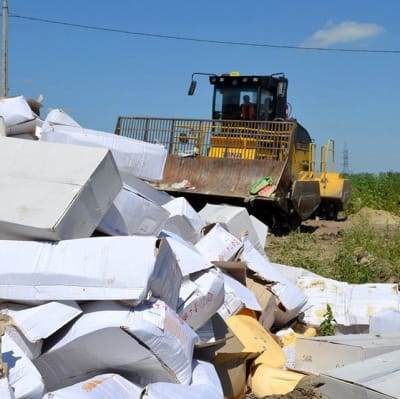 Tonvis med västerländsk ost förstördes i Belgorod i Ryssland den 6 augusti 2015.