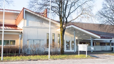 Ekenäs sim- och bollhall.
