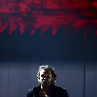 Kullervon pääroolin esittävä baritoni Tommi Hakala Aulis Sallisen kirjoittaman Kullervo-oopperan kenraaliharjoituksissa Savonlinnassa 2. heinäkuuta 2014.