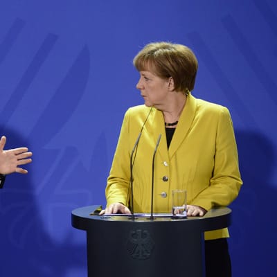 Kreikan pääministeri Alexis Tsipras ja Saksan liittokansleri Angela Merkel pitivät lehdistötilaisuuden Berliinissä maanantaina.