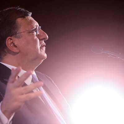 Jose Manuel Barroson seuraaja EU:n komission puheenjohtajaksi on illan yksi puheenaiheista.