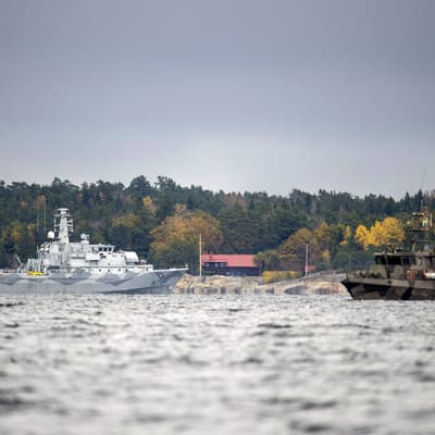 Ruotsin puolustusvoimat etsi vierasta sukellusvenettä Tukholman saaristossa lokakuussa 2014.