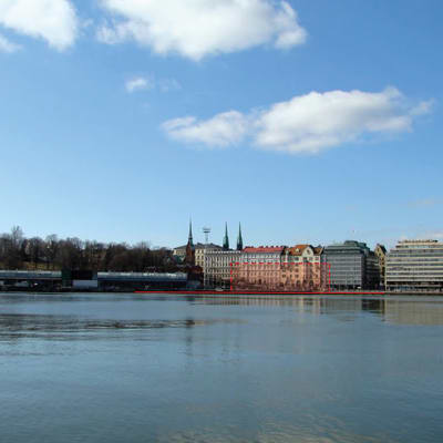 Suunniteltu alue, johon Helsingin Guggenheim-museo rakennettaisiin. Näkymä Katajanokalta päin.