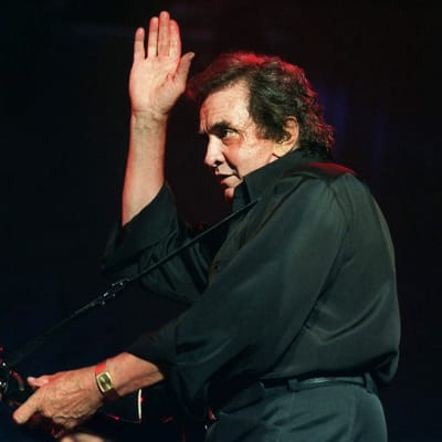Muusikko Johnny Cash esiintymässä Montreuxissa, Sveitsissä, heinäkuussa 1994.