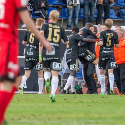 SJK juhlii voittoa FC Interistä.
