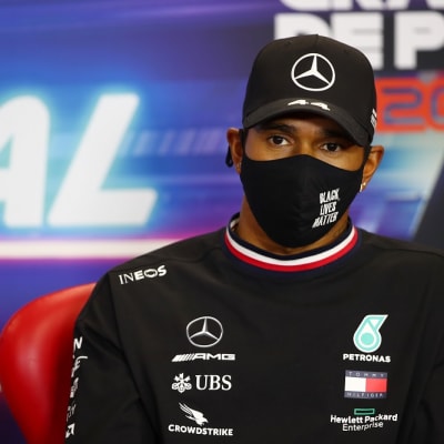 Lewis Hamilton kuvassa