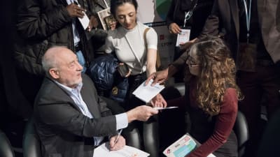 Ekonomisti Joseph Stiglitz esiintymässä Lyonissa Ranskassa 6.11.2019