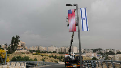 USA:s och Israels flaggor inför förflyttningen av USA:s beskickning till Jerusalem