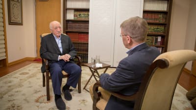 Fethullah Gülen diskuterar med Tom Kankkonen