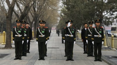 Säkerheten har inför folkkongressen skärpts både i och utanför Peking