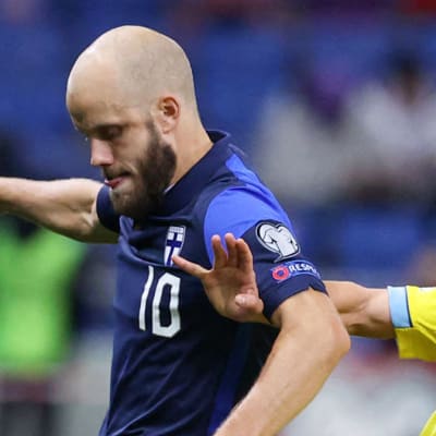 Teemu Pukki i landskamp mot Kazakstan.