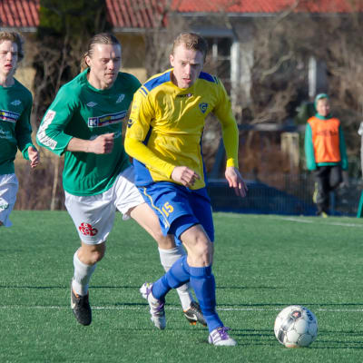 Ekenäs IF och Gnistan spelar match i fotbollens division 2 år 2013.