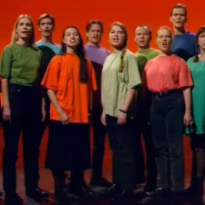 Q-teatteri esittää laulun Natalia