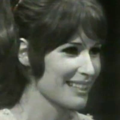 Tamara Lund haastateltavana Jatkoaika-ohjelmassa 1969.