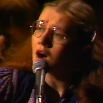 Liisa Tavi laulaa ohjelmassa VALOA YÖSSÄ. VUOSIKONSERTTI. (1979)