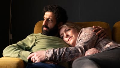Adeel Akhtar och Claire Rushbrook i filmen Ali & Ava.