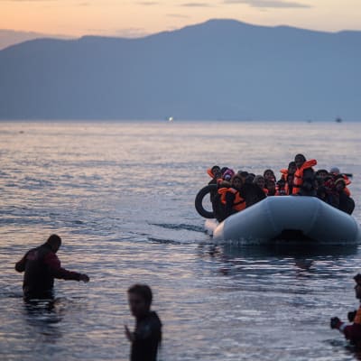 Turvapaikanhakijoita saapui Kreikan Lesboksen saarelle 9. maaliskuuta.